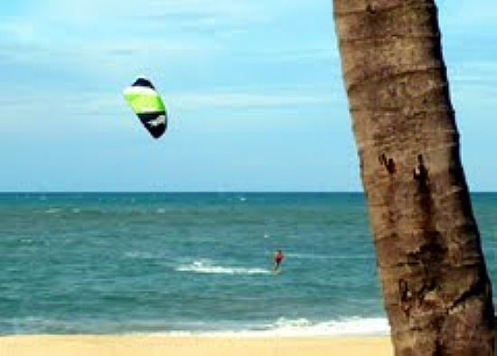 KITE NO CUMBUCO-FOTO:OTHON FARIAS - PRAIA DE CUMBUCO - CE