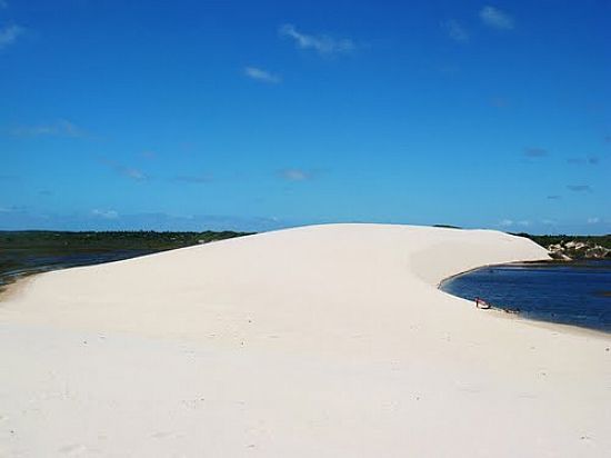 DUNA EM ATINS POR CAMARGO.CAUE (PANORAMIO) - ATINS - MA