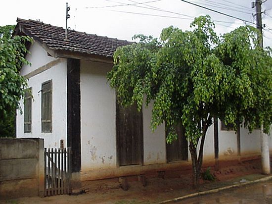 CASARIO - SANTA RITA DO ITUETO - MG