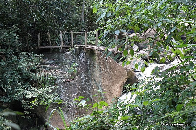 SANTA RITA DO ITUETO-MG-PASSARELA NO PARQUE AQUTICO-FOTO:TEDD SANTANA - SANTA RITA DO ITUETO - MG