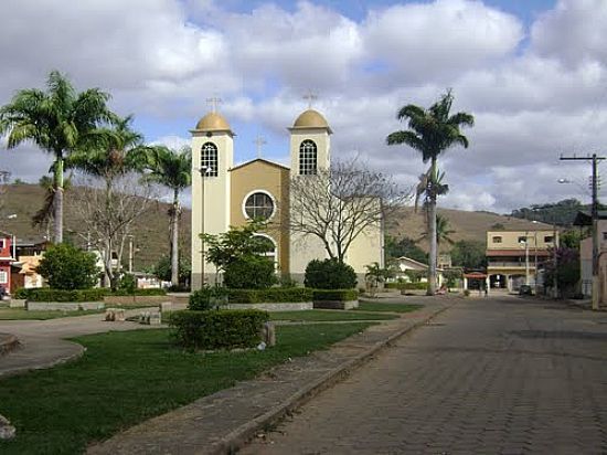 PRAA E IGREJA DE SO SEBASTIO EM UBAPORANGA-FOTO:GUSTAVO STURZENECKER  - UBAPORANGA - MG