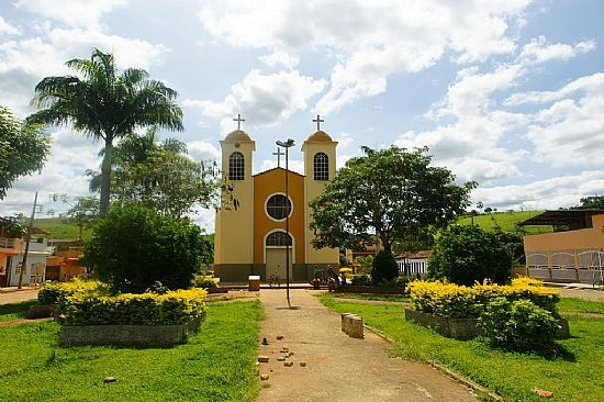 UBAPORANGA-MG-PRAA E IGREJA DE SO SEBASTIO-FOTO:SGTRANGEL - UBAPORANGA - MG