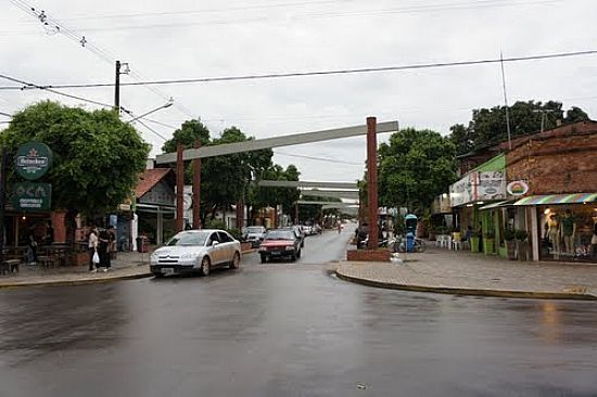 RUA CEL.PILO RBUA NO CENTRO DE BONITO-MS-FOTO:PAULO YUJI TAKARADA - BONITO - MS