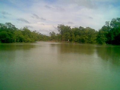 MARGEM DO RIO CUINARANA, POR NILDA A.FERREIRA - MAGALHES BARATA - PA