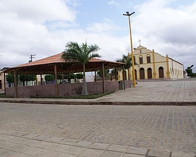 PRAA EM FRENTE A IGREJA, POR THIAGO REIS. - GURJO - PB