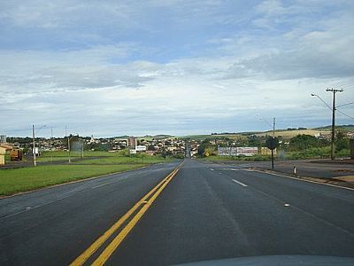 ENTRADA DA CIDADE-FOTO:NILSON KABUKI  - CAMBAR - PR