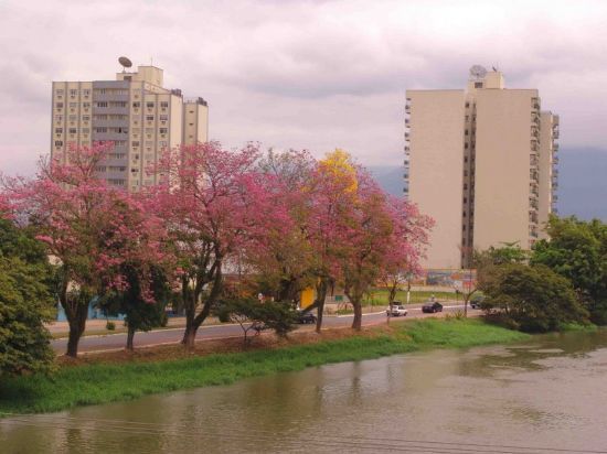 VISTA DA PRAA NA PRIMAVERA EM RESENDE-FOTO:OXI RESENDE - RESENDE - RJ