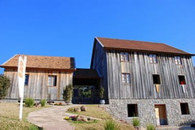 CASA DA TECELAGEM-FOTO:ANELISE KUNRATH  - BENTO GONALVES - RS