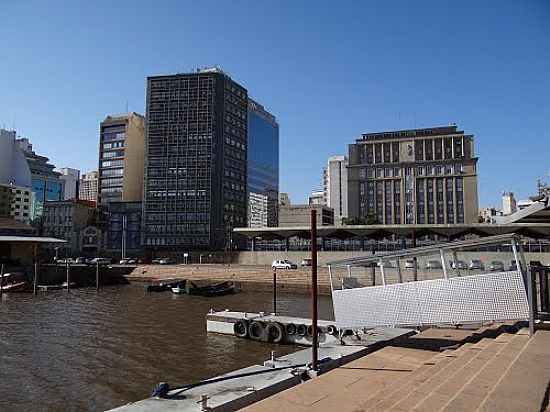 TRAPICHE JUNTO AO CENTRO HISTRICO DE PORTO ALEGRE-RS-FOTO:PAULO YUJI TAKARADA - PORTO ALEGRE - RS