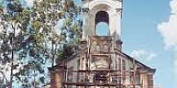 Igreja em Cardoso de Almeida