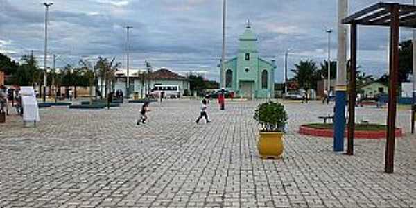 Taquarinha-BA-Nova praa e a Igreja-Foto:rubemgama