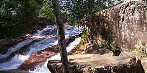 Recanto das Emas-DF-Cachoeira no Parque Ecolgico e Vivencial 