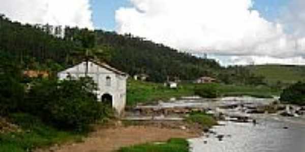 Casa Baro de Aymors e Cachoeira do Cravo-Foto:eliveltonsa