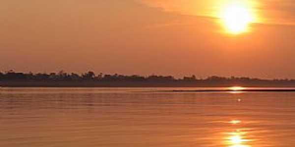 Augusto Montenegro-AM-Entardecer no Rio Amazonas-Foto:MercyGarcia