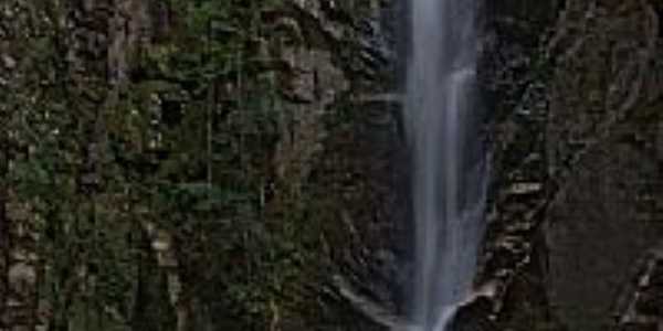 Cachoeira do Alpinista em Delfinpolis-Foto:Marina Vachkovskaia