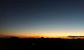 Pinhotiba - vista do por do sol de pinhotiba, Por Victor