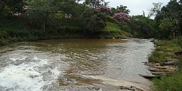 Resende Costa-MG-Cachoeira dos Pintos-Foto:Joo Carlos Resende