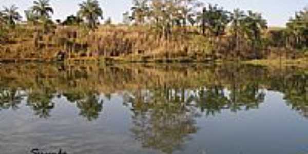 Lago e Reflexo-Foto postada por:guardiaodocerrado