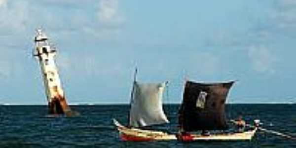Farol e barcos-Foto:feab-calea.blogspot.com 