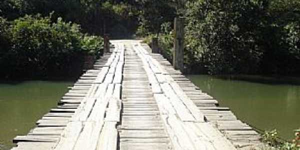 Aungu-PR-Ponte sobre o rio Aungu para o Povoado Jacar-Foto:Eltro Motores Itaperuu