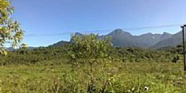 Conjunto de Montanhas visto de Cacatu-Foto:MAICON BARON 