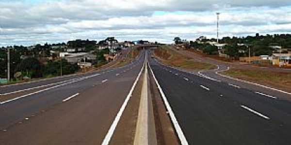 Cascavel-PR-Viaduto da BR-467 na Av.Rocha Pombo-Foto:Artemio Clides Karpinski