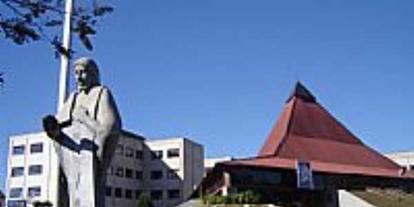 Catedral do Senhor Bom Jesus em Palmas-PR-Foto:Vicente A. Queiroz