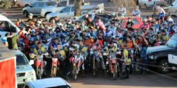 evento realizado sempre no primeiro fim de semana do ms de agosto, Por Maciel Maioli