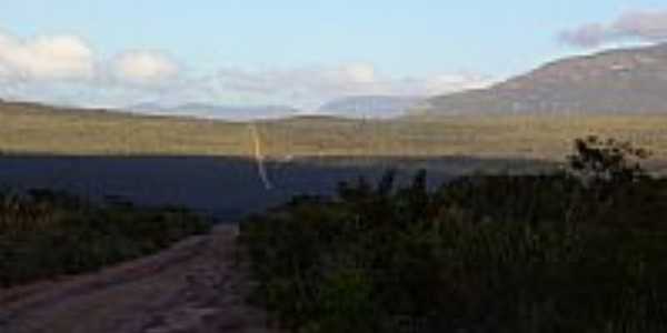 Vista geral com a Serra do Bastio ao fundo em Mucug-BA-Foto:Caio Graco Machado