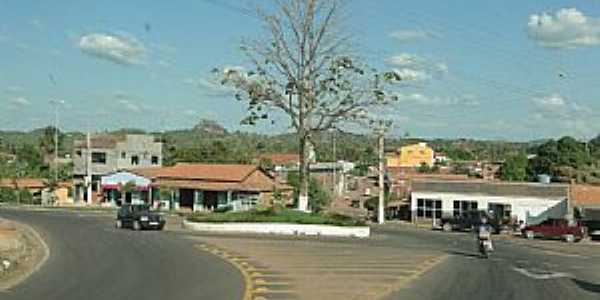 Axix do Tocantins-TO-Trevo de entrada da cidade-Foto:Caio Graco Machado